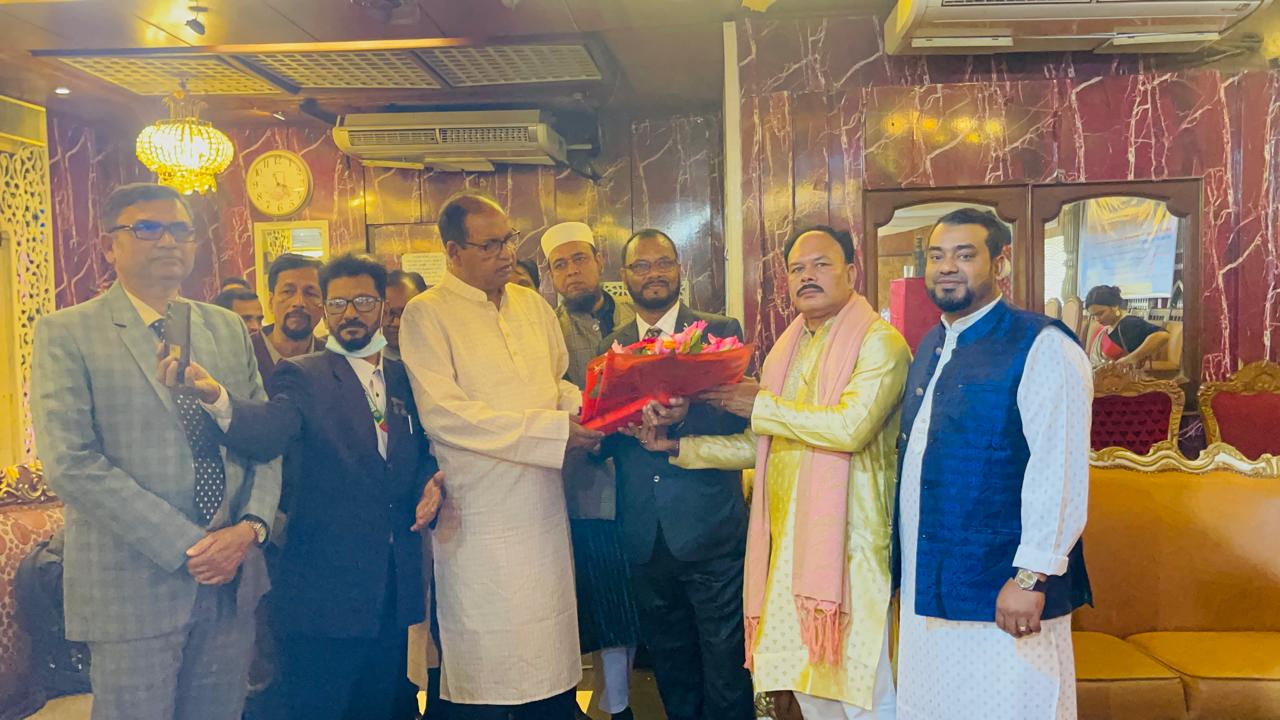 জাঁকজমকপূর্ণ ভাবে অনুষ্ঠিত হলো দৈনিক আজকের আলোকিত সকাল পত্রিকার ১০ম প্রতিষ্ঠা বার্ষিকী,,, 