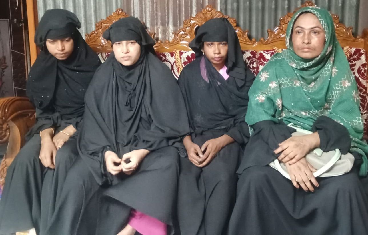 নরসিংদী সদর হাসপাতালে চেইন ছিনতাই: আটক ৪, চেইন উদ্ধার হলেও আইনি পদক্ষেপ নেই ।